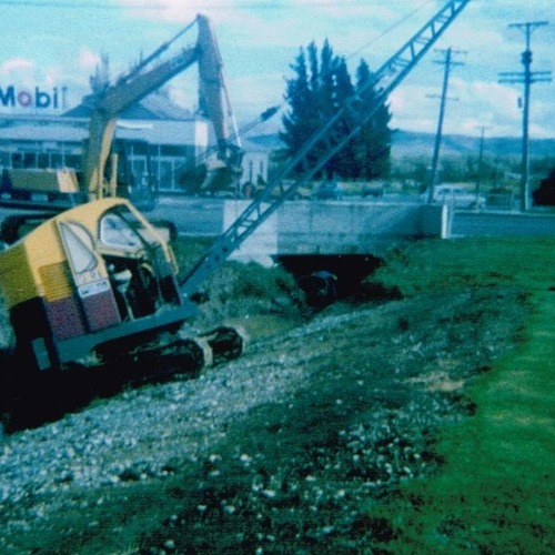 Lumsden (1987)